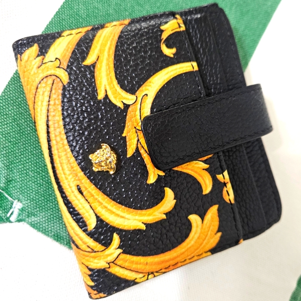 Versace Black & Gold Unisex Leather Card Holder/Wallet (Used)